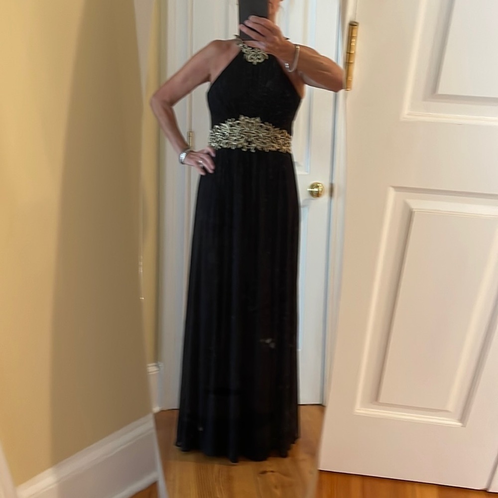 Cachet 🔥Sale🔥black dress with gold embroidery excelente condition